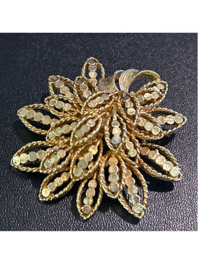Women's Capri Gold Tone Floral Brooch One Size